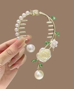 گیره گوجه‌ای رز سفید