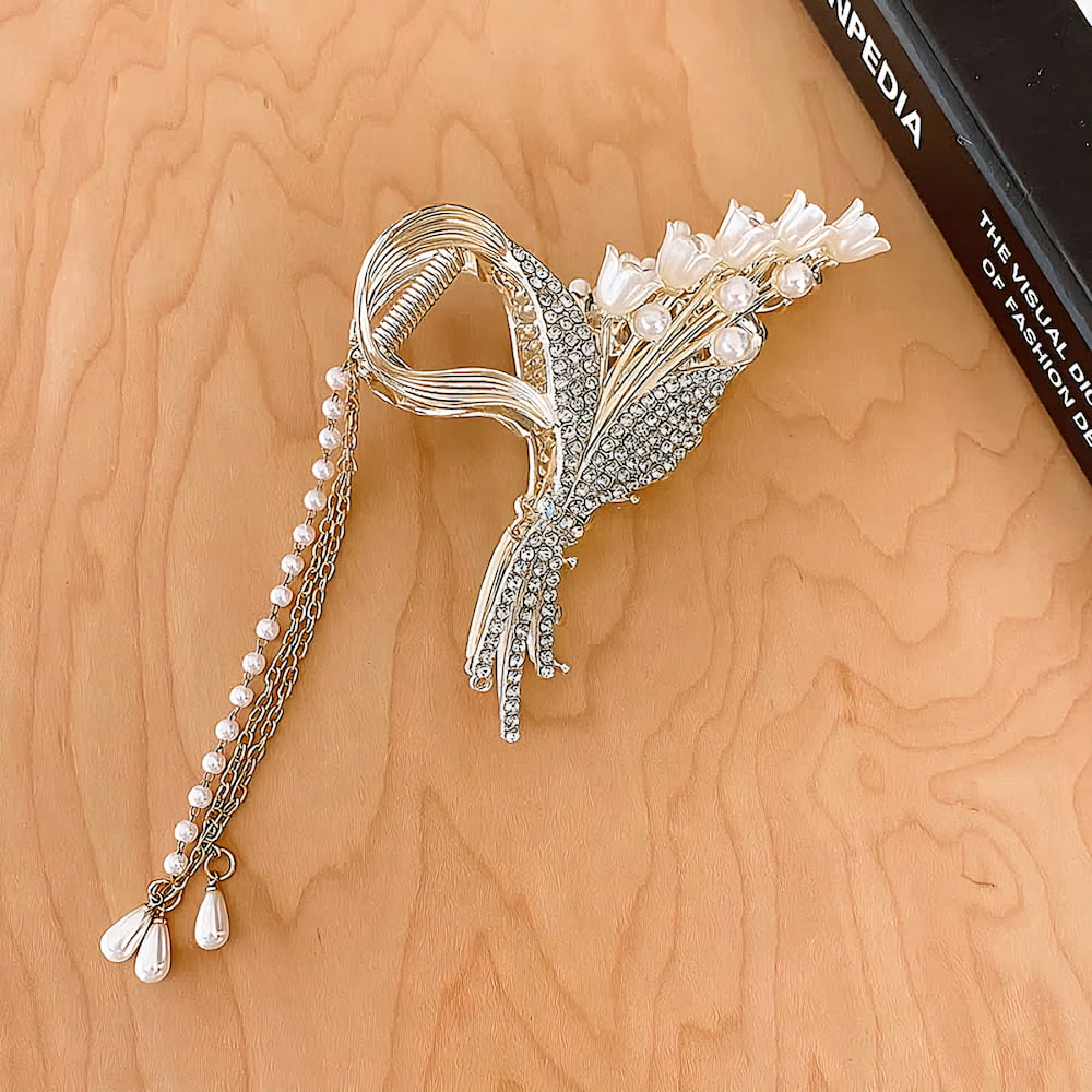 کلیپس شاخه گل مرواریدی.